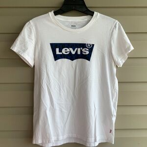 Women’s Levi’s Tee - Size Small
